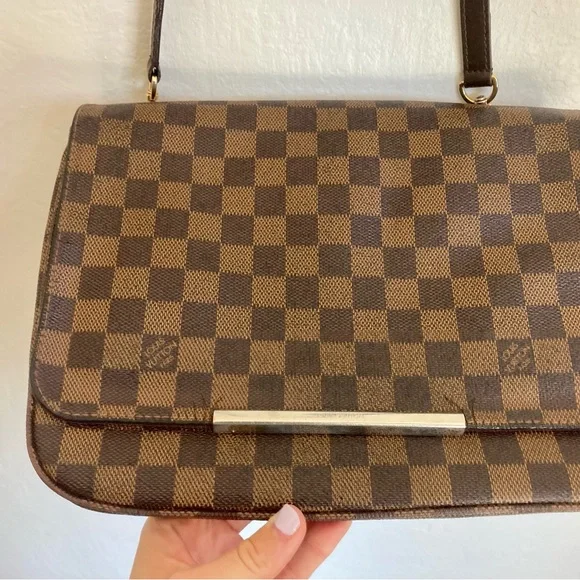 Authentic LOUIS VUITTON Damier Ebene Hoxton GM Shoulder Bag Brown (Made in USA) - Picture 3 of 16